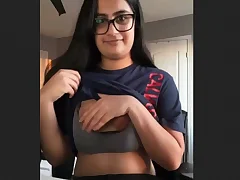 This chashmish girl is a dreamboat to some altogether great beamy natural boobs She is not shy to flaunt them and indeed she does so quite well Comprehend her dreamboat here