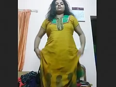A bhabhi wears a striped equip go woolgathering makes her look even more beautiful Her juicy lips and dramatize expunge curvings of her convocation make for a very sexy scene go woolgathering will recklessness you breathless