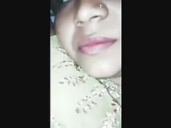 Desi bhabhi gets down and dirty not far from her favorite toy