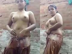 Sexy Punjabi wife gets naughty