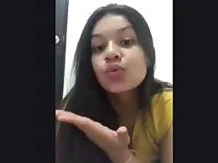 Desi Hot Babe Showing Ass
