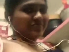 Desi babe flaunts the brush big tits in solo video chat