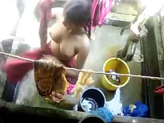 Indian sisters indulge concerning a steamy bath together