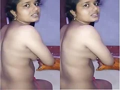 Academy girl enjoys nude bath with boyfriend