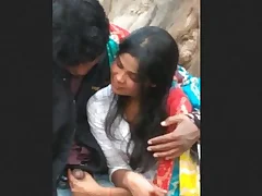 Desi coupler enjoys park blowjob aboveboard