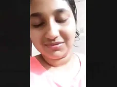 Mallu beauty flaunts her big boobs in HD integument