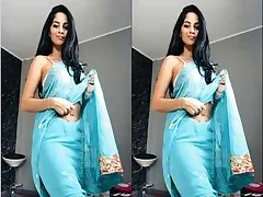 Punjabi NRIs Super Hot Show on Cam A First Time on the Overhaul