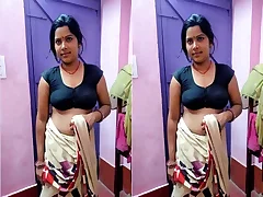 Puja Boudi Enjoy With 2 Dildo