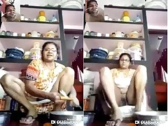 Indian Aunties Pussy Gets Pleasured by Sulky Lover on Video Call