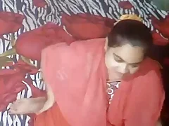 Randis seductive skills on display in Indian pic