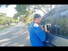 Kinantot ang dalawang pinay sa loob lang ng kotse sa kalsada
