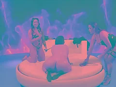 O Combo Proibido Ruiva BBW e Asiática em uma Suruba BDSM com Brinquedos e Anal